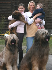 Alina, Marion und Svenja mit Alf